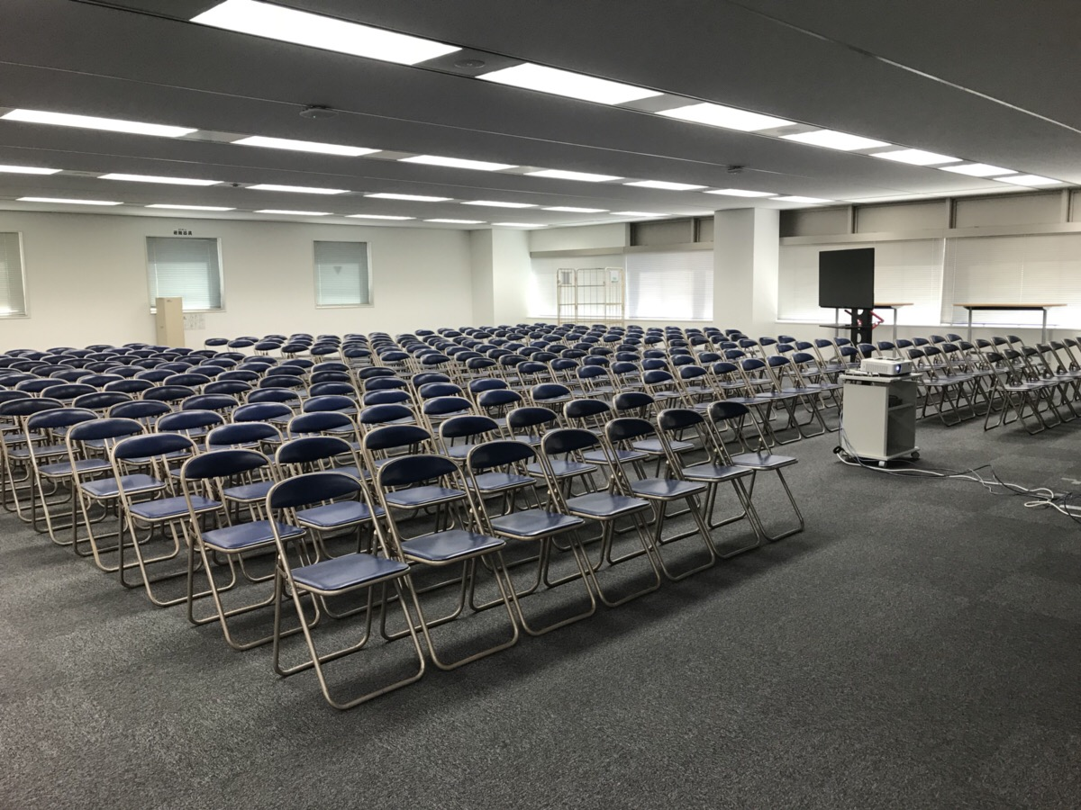 パイプ椅子のレンタルなら神奈川イベント会社！